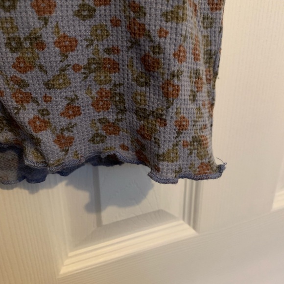 American Eagle ruffle cut waffle tee - Picture 3 of 5